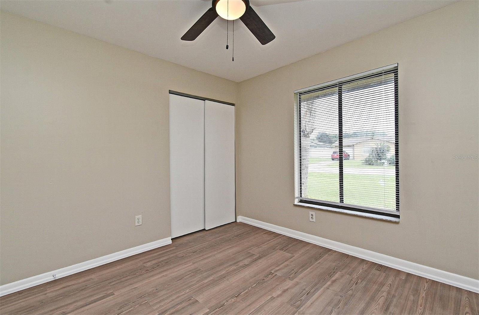 Image 24 of 39 For 1151 Park Drive