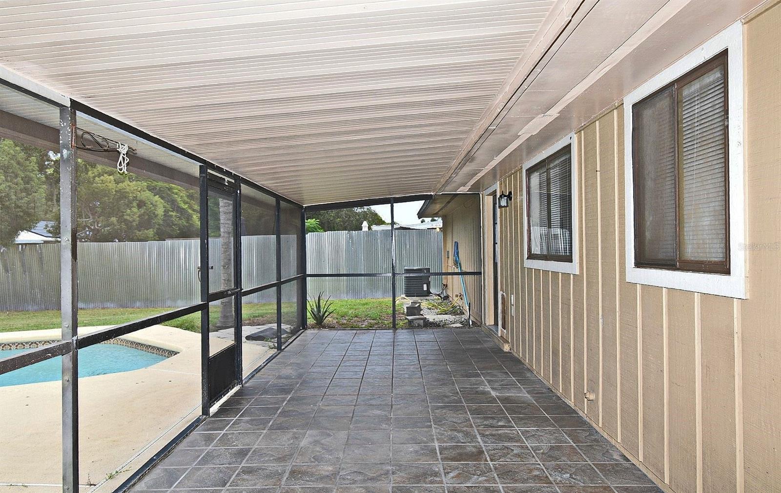 Image 30 of 39 For 1151 Park Drive