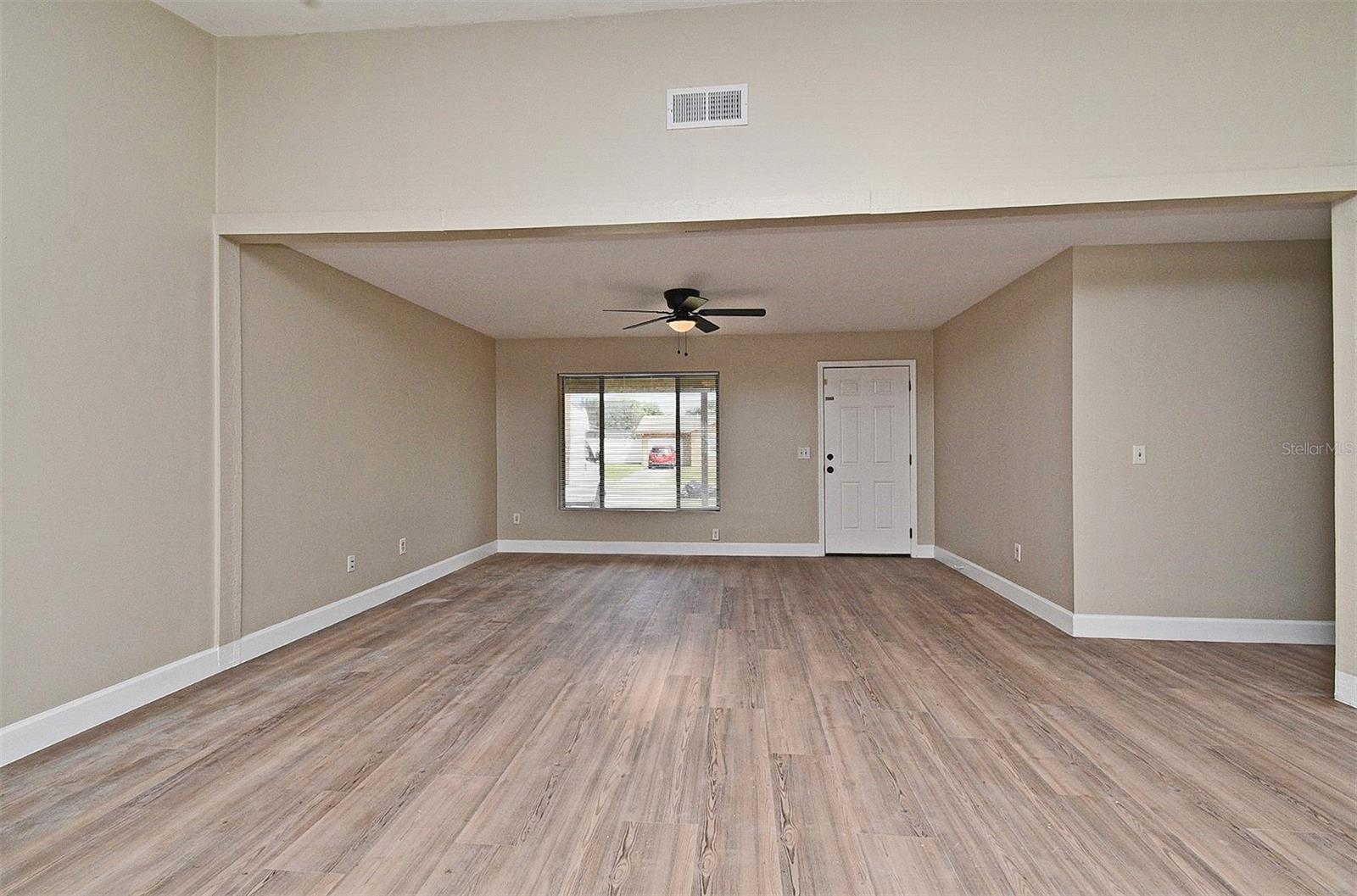 Image 5 of 39 For 1151 Park Drive