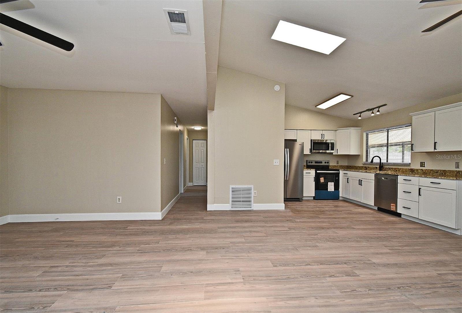 Image 8 of 39 For 1151 Park Drive