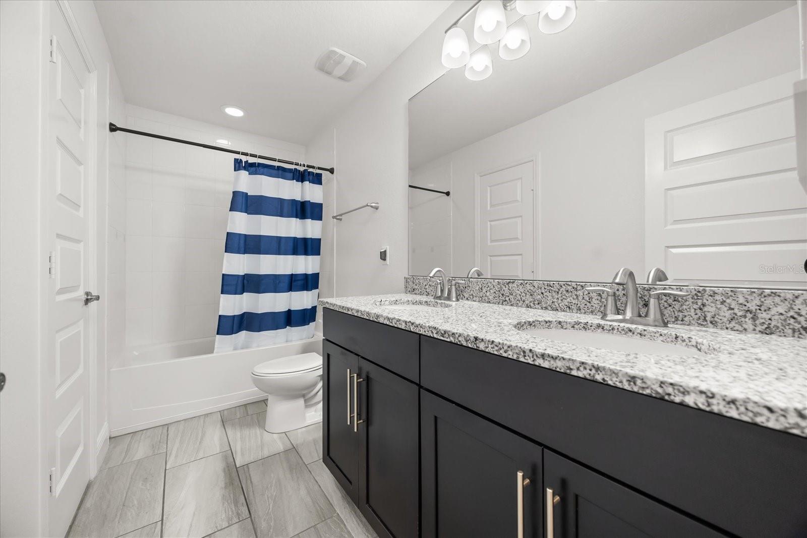 Image 24 of 59 For 16125 Hampton Crossing Drive