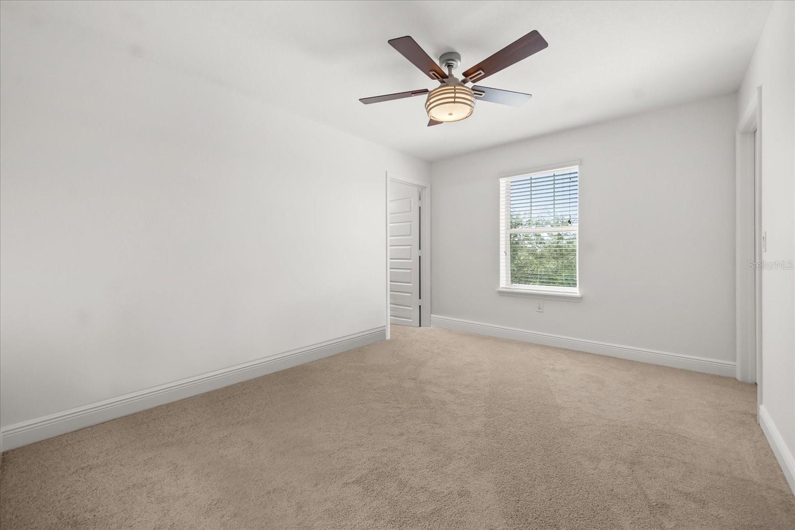 Image 26 of 59 For 16125 Hampton Crossing Drive
