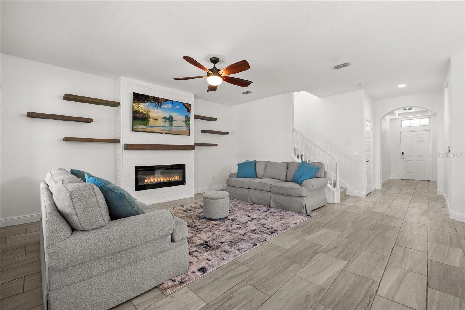 Image 4 of 59 For 16125 Hampton Crossing Drive