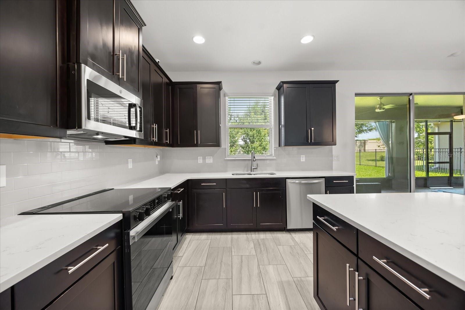Image 9 of 59 For 16125 Hampton Crossing Drive
