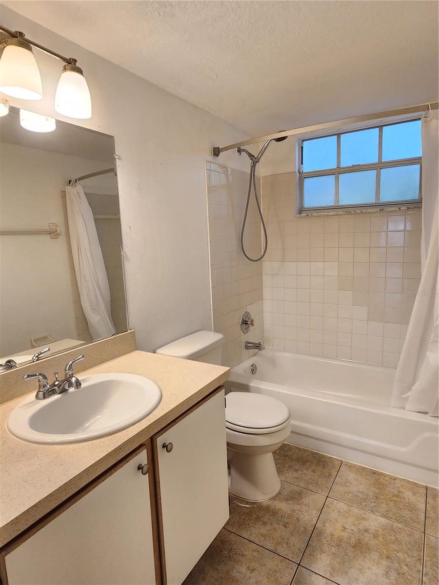 Image 10 of 20 For 2051 Royal Bay Boulevard 13