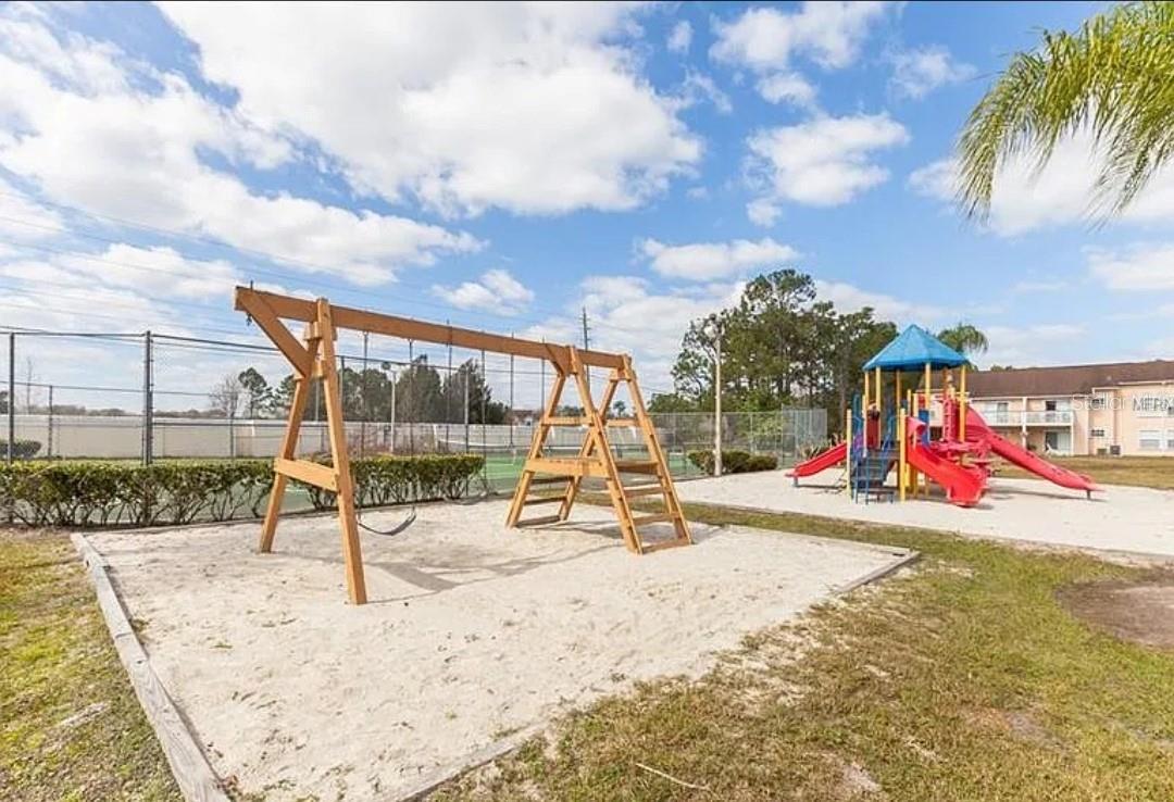 Image 19 of 20 For 2051 Royal Bay Boulevard 13