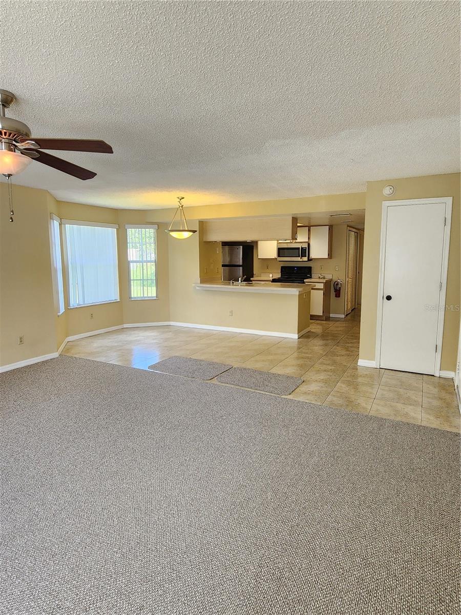 Image 5 of 20 For 2051 Royal Bay Boulevard 13