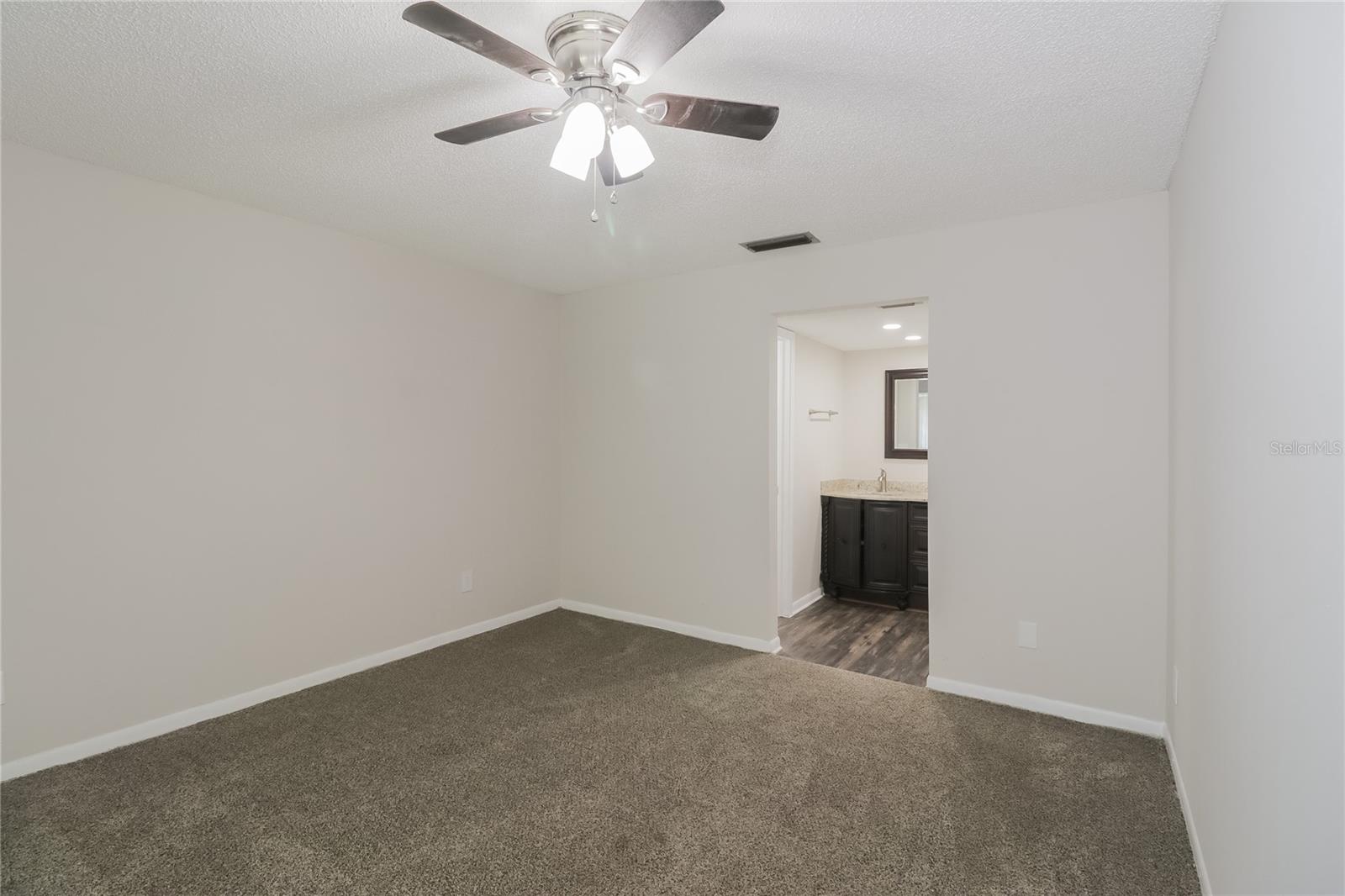 Image 13 of 36 For 14304 Knoll Ridge Drive