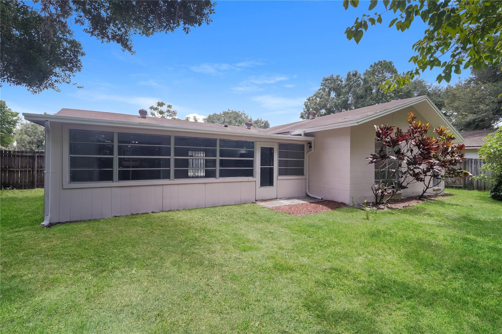 Image 21 of 36 For 14304 Knoll Ridge Drive