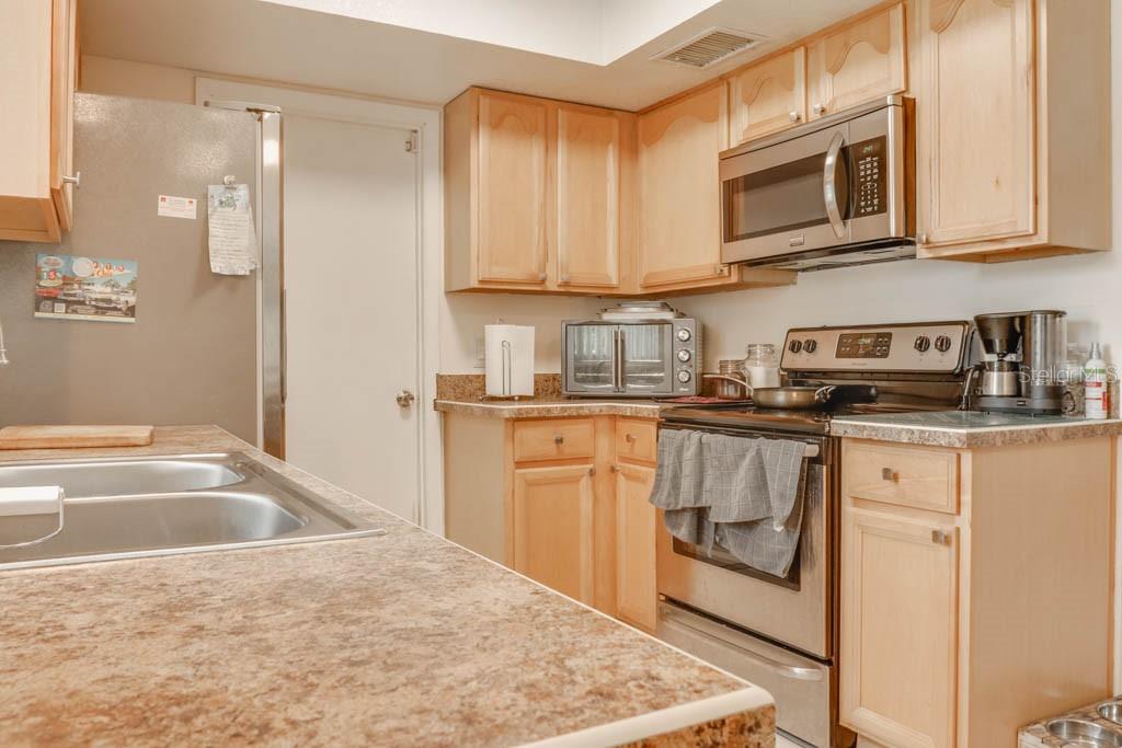 Image 4 of 17 For 133 Hollyhock Court