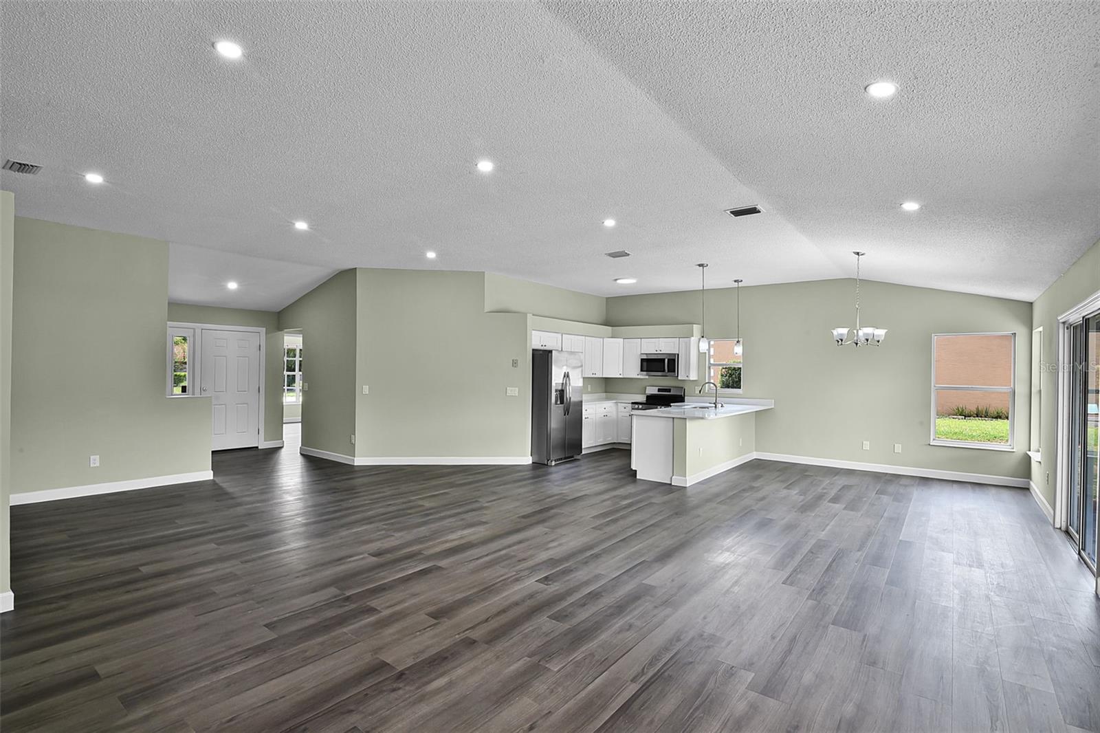 Image 12 of 45 For 8018 Lesia Circle