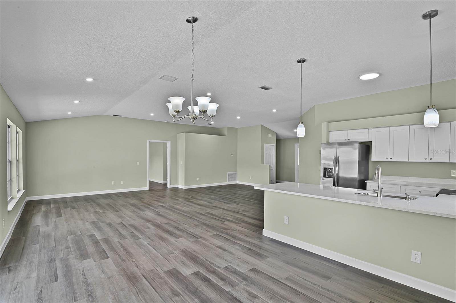 Image 16 of 45 For 8018 Lesia Circle