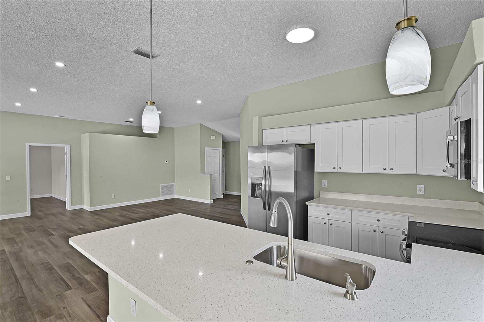 Image 18 of 45 For 8018 Lesia Circle
