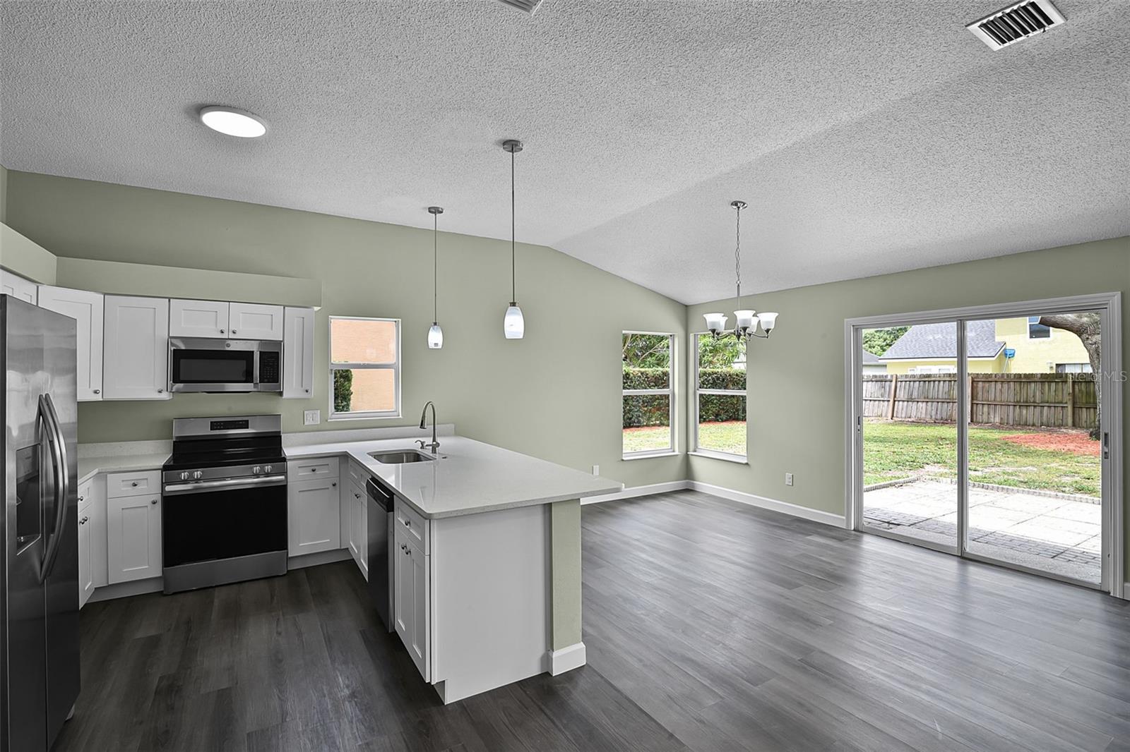 Image 19 of 45 For 8018 Lesia Circle