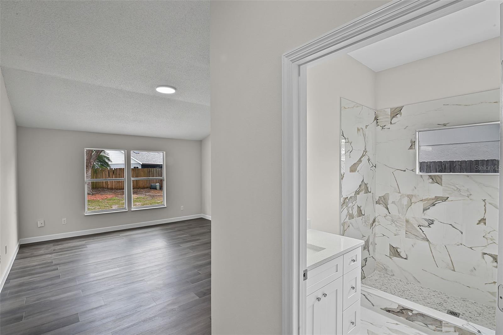 Image 22 of 45 For 8018 Lesia Circle