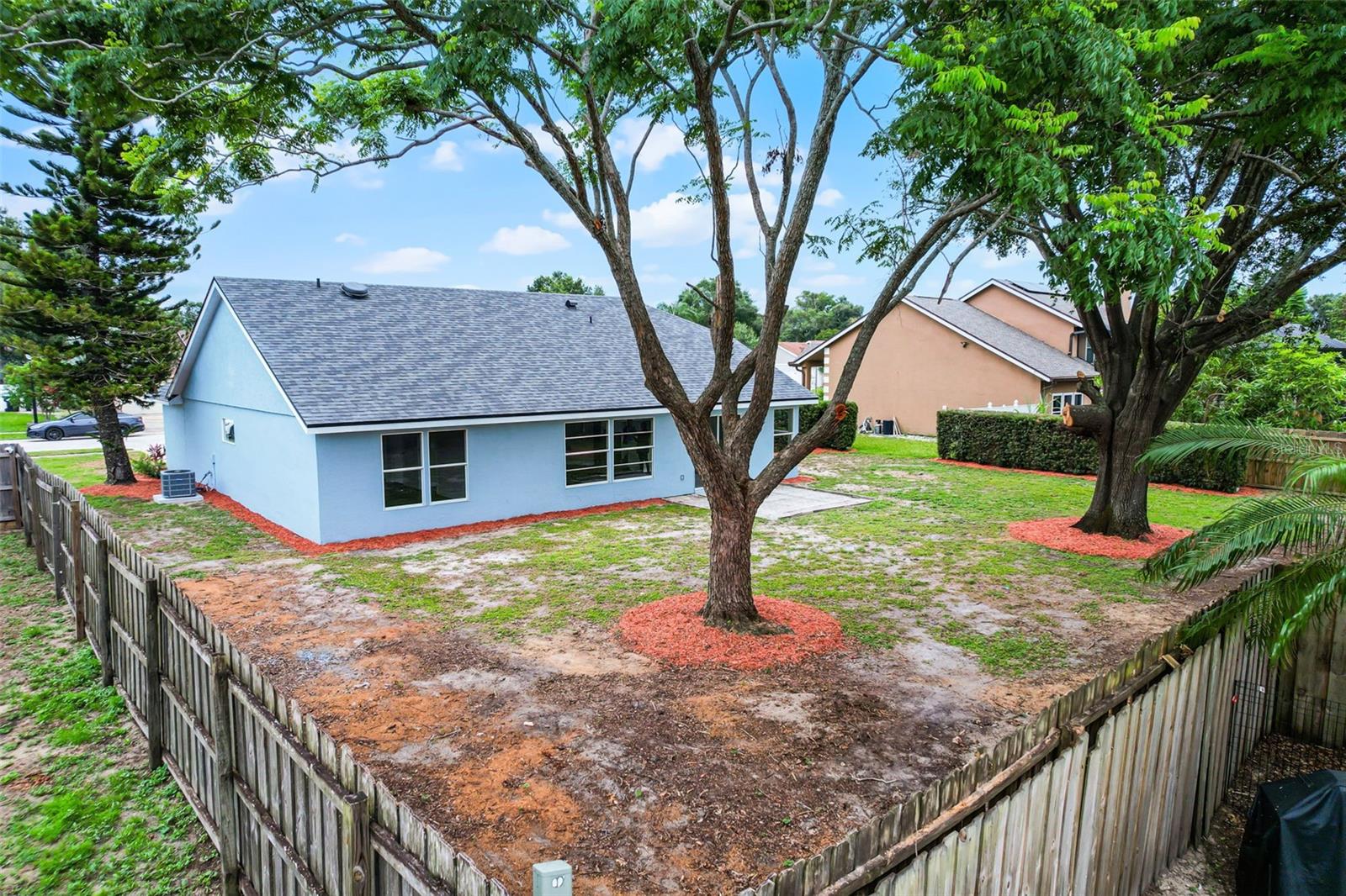 Image 35 of 45 For 8018 Lesia Circle