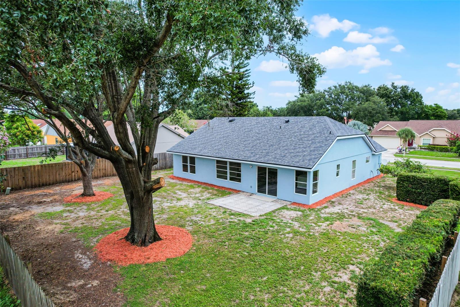 Image 37 of 45 For 8018 Lesia Circle