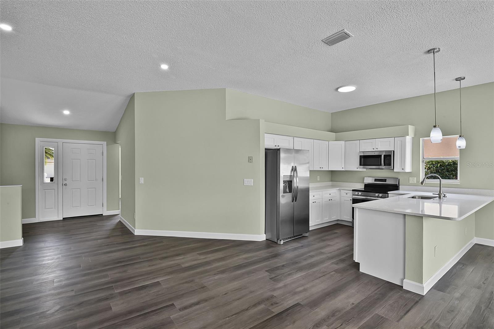 Image 7 of 45 For 8018 Lesia Circle