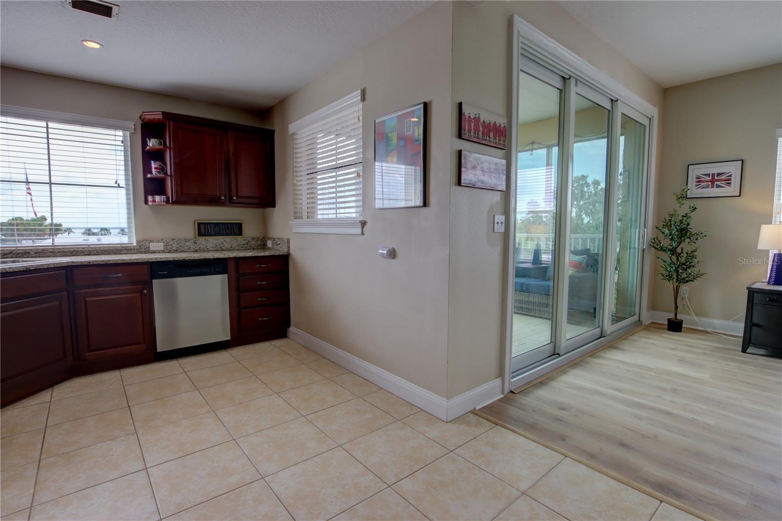 Image 17 of 45 For 225 Seminole Boulevard 414