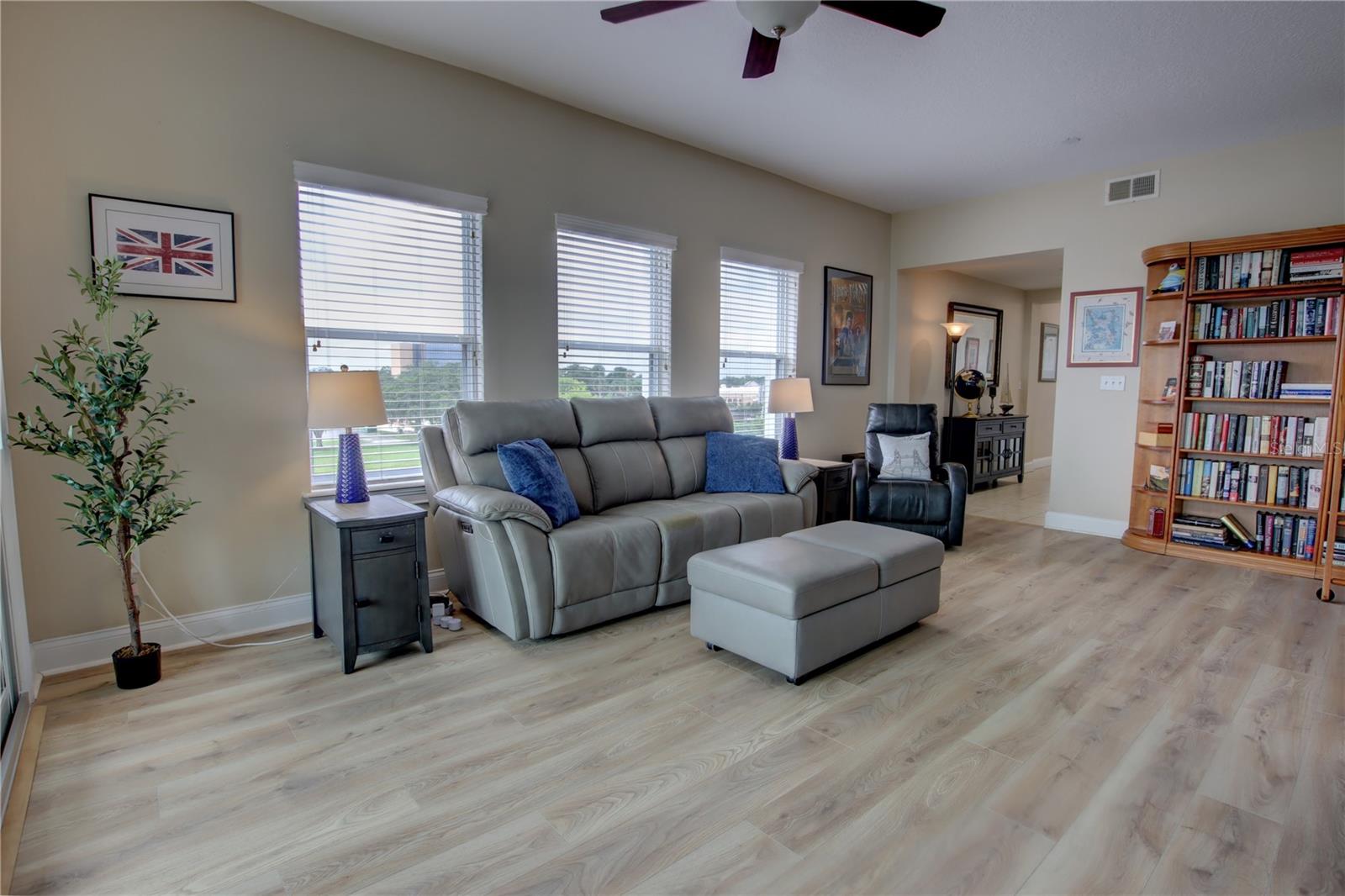 Image 8 of 45 For 225 Seminole Boulevard 414