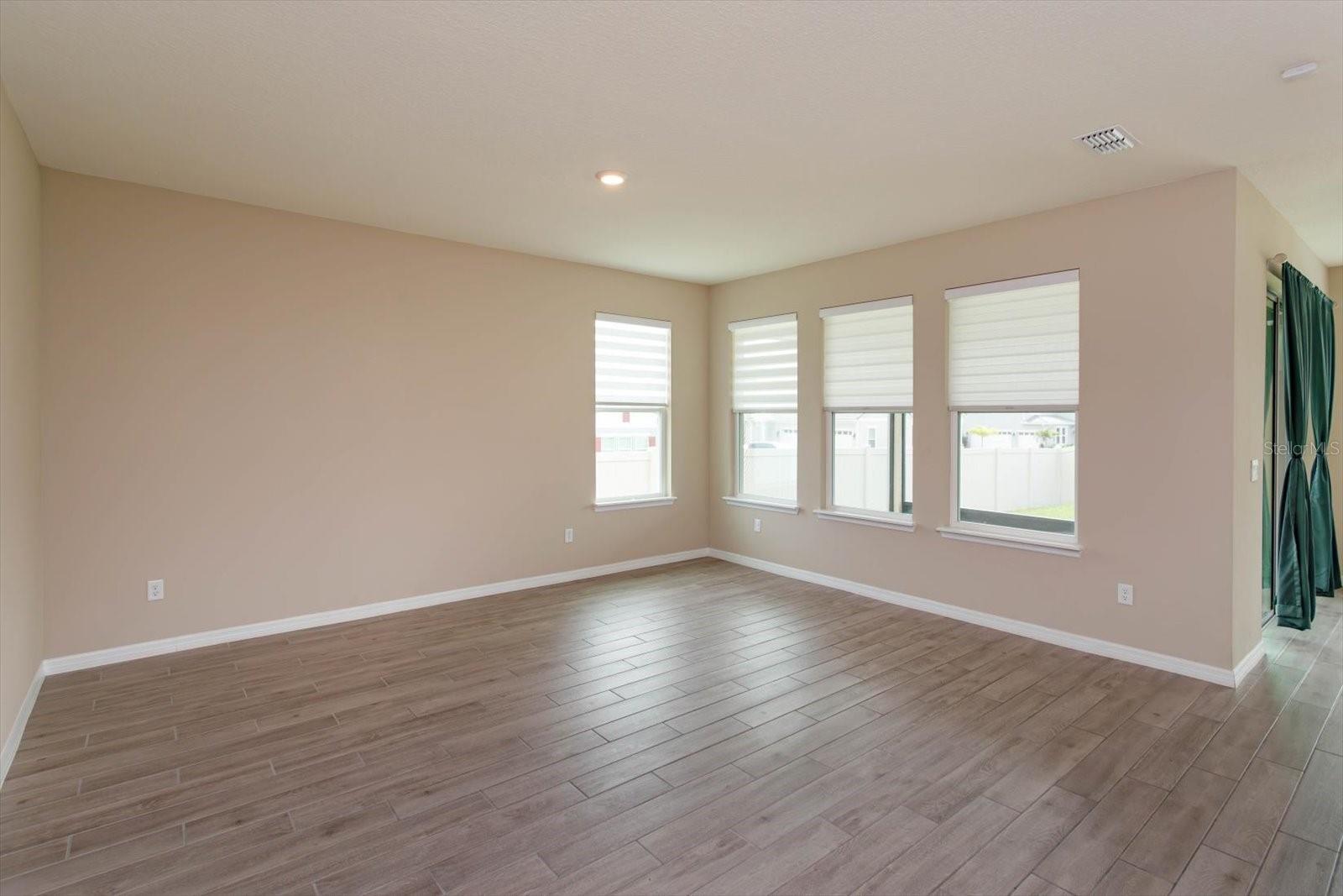 Image 10 of 26 For 14436 Topaghan Way
