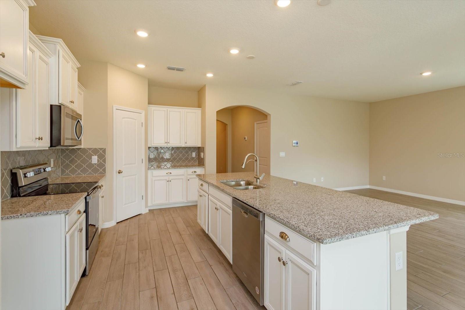 Image 8 of 26 For 14436 Topaghan Way