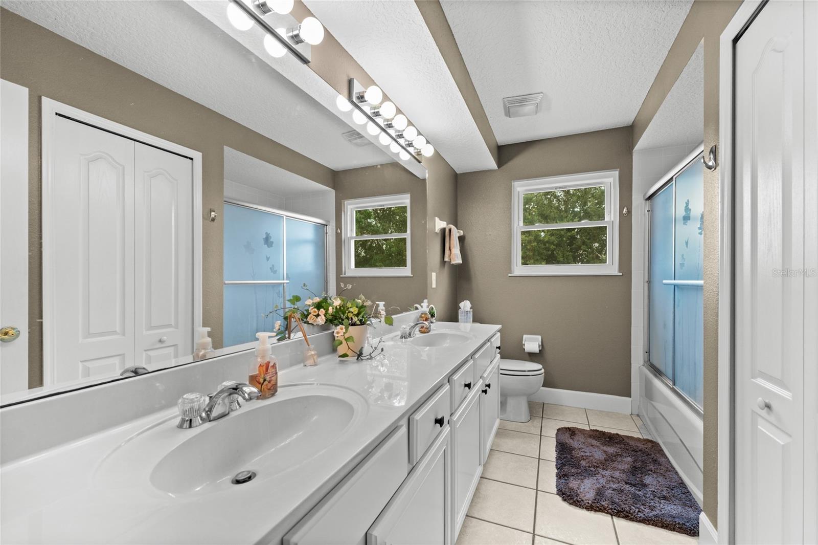 Image 17 of 25 For 12925 Islamorada Drive