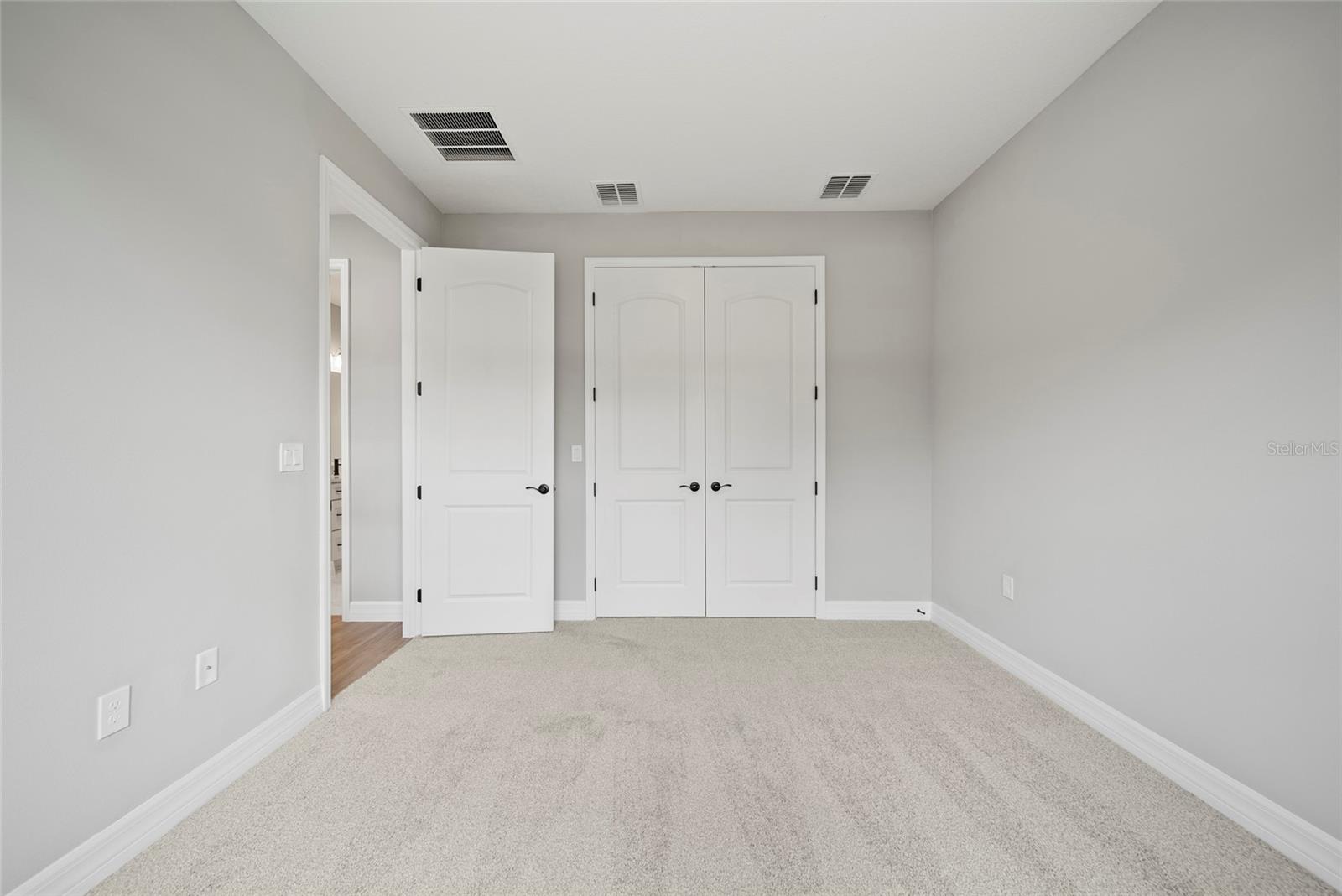 Image 20 of 37 For 59 Woodfield Circle