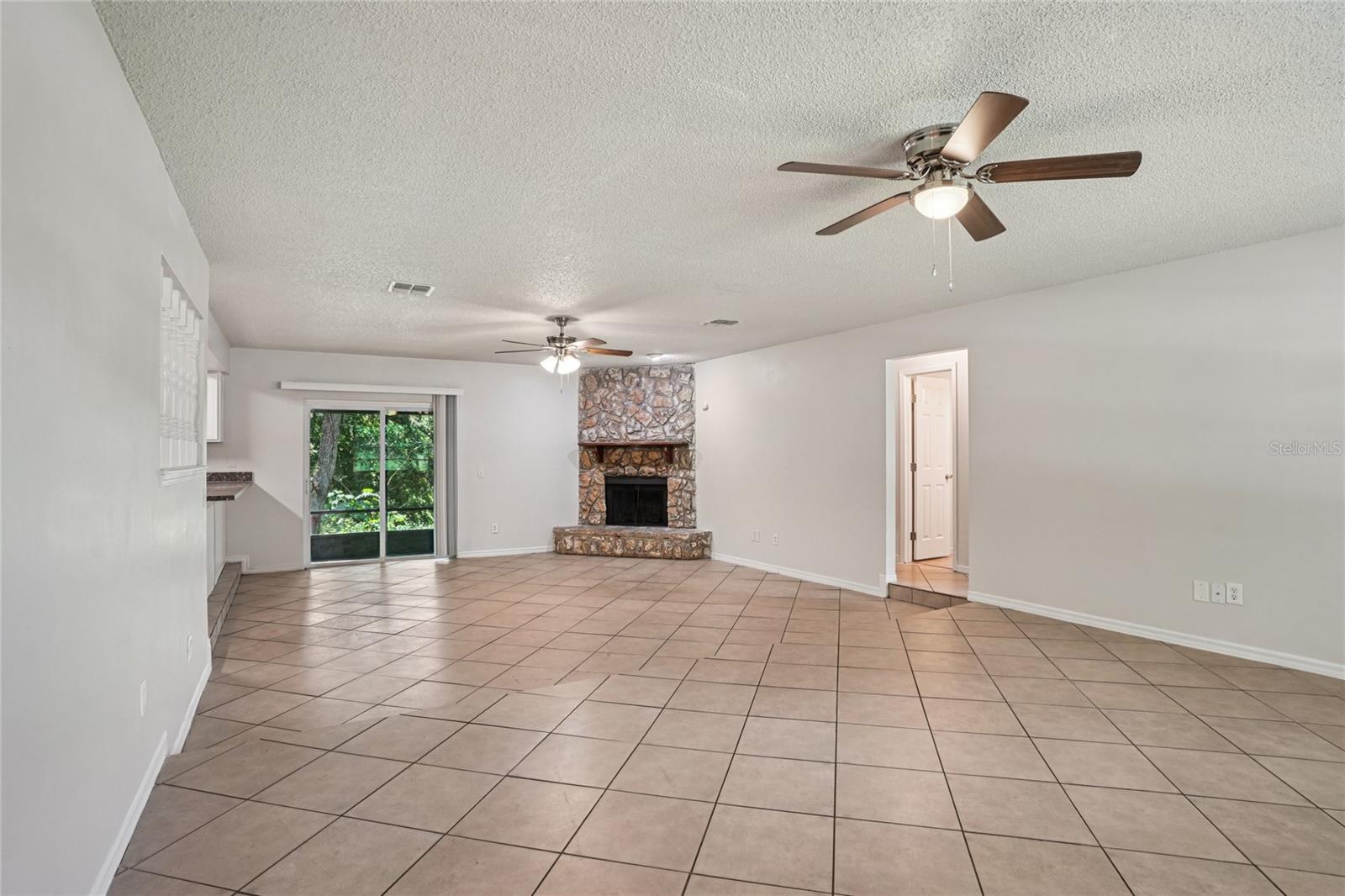 Image 5 of 34 For 2518 Bon Air Drive