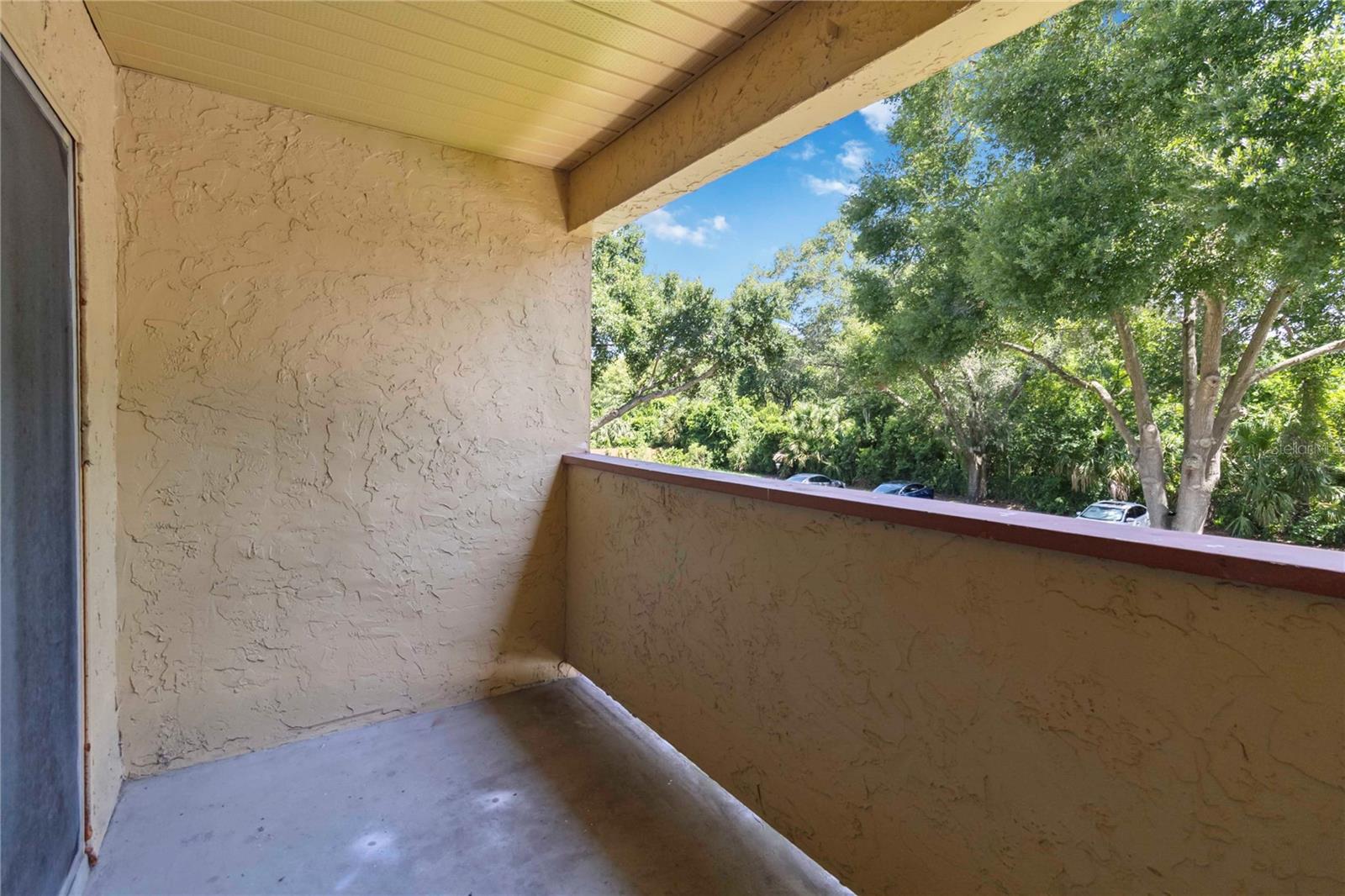 Image 22 of 27 For 662 Kenwick Circle 202