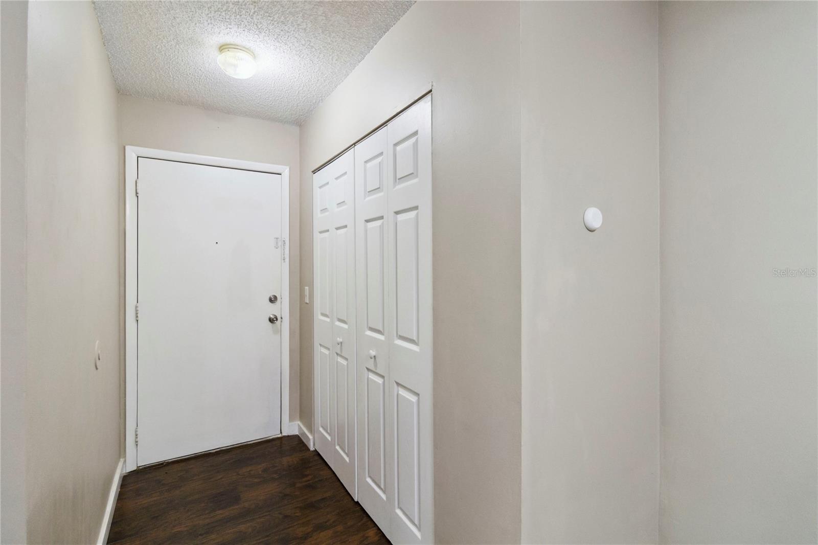 Image 5 of 27 For 662 Kenwick Circle 202
