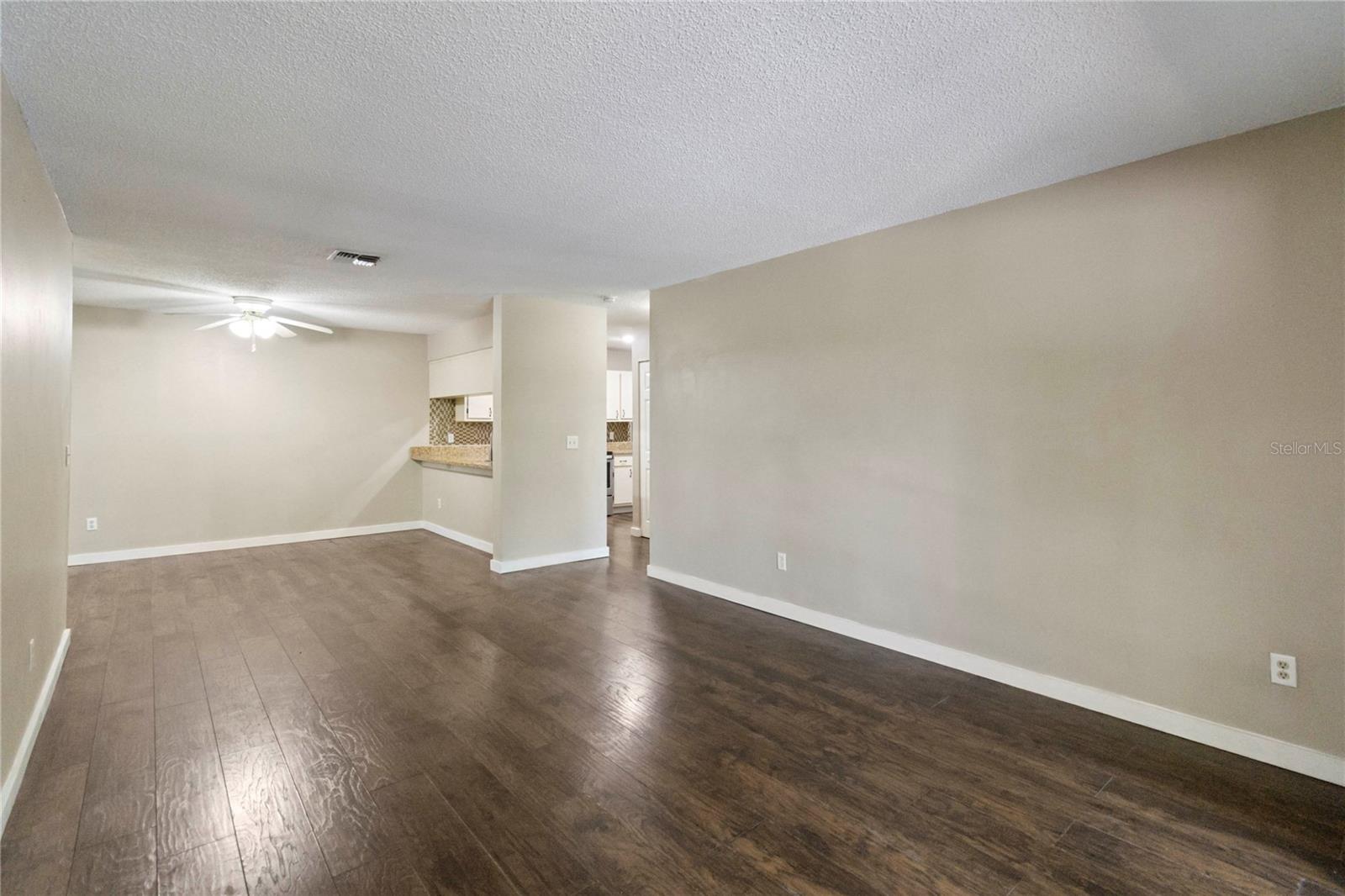 Image 8 of 27 For 662 Kenwick Circle 202