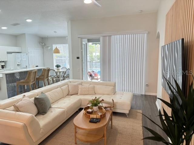 Image 18 of 26 For 8000 King Palm Circle