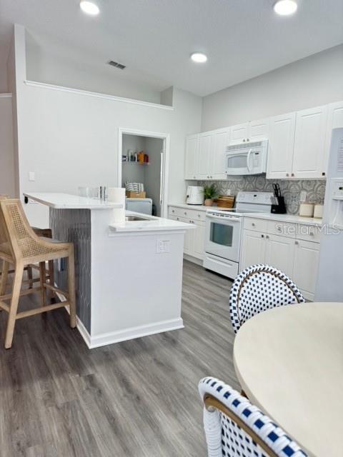 Image 4 of 26 For 8000 King Palm Circle