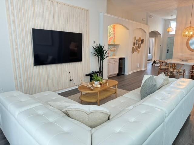 Image 6 of 26 For 8000 King Palm Circle