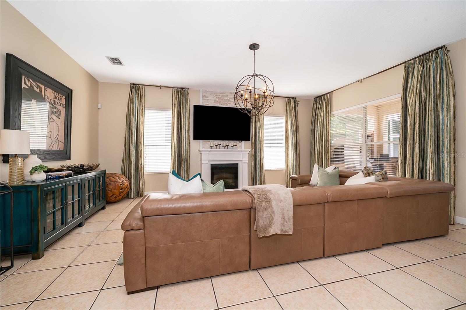 Image 14 of 52 For 9439 Westover Club Circle
