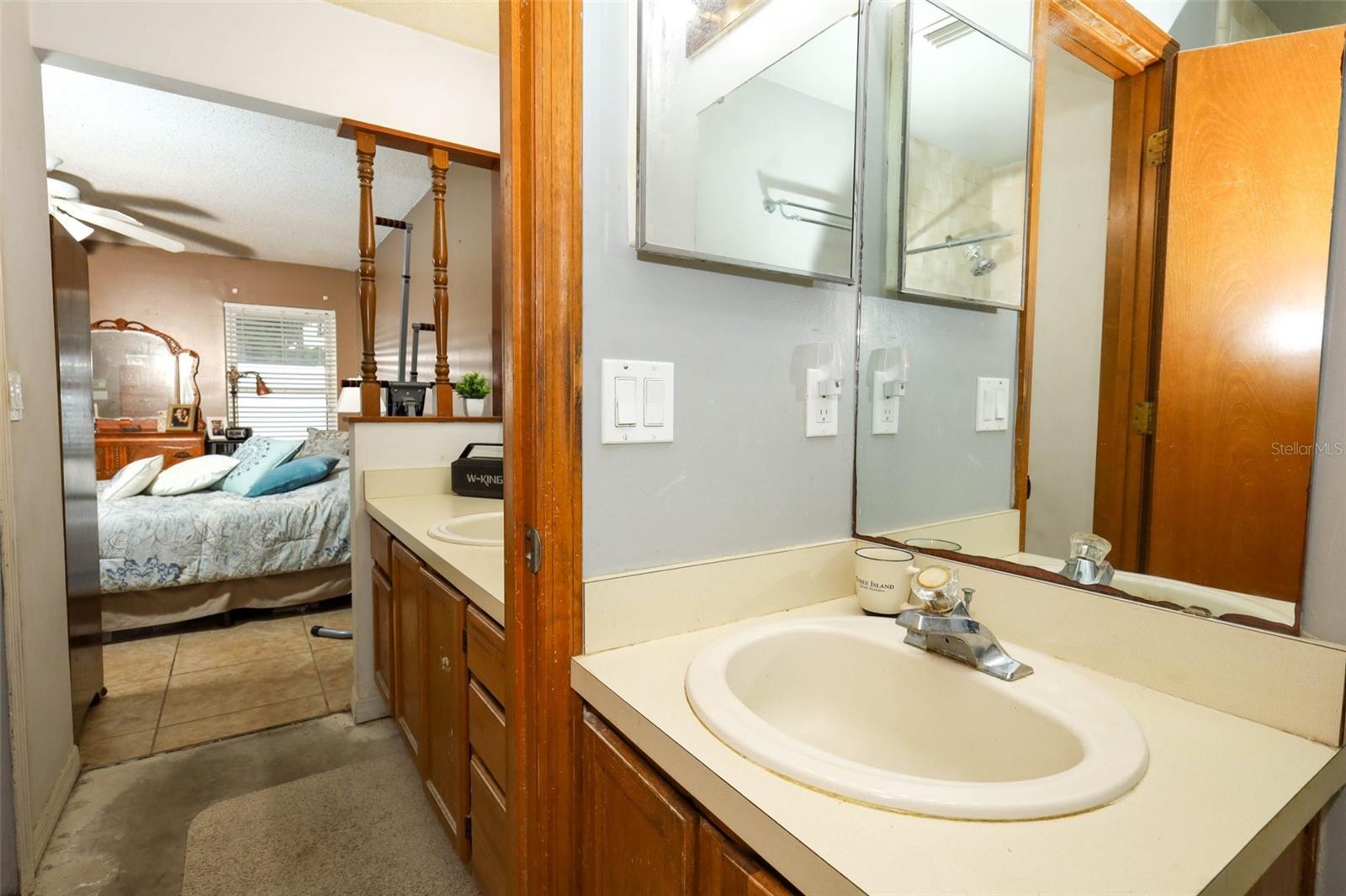 Image 21 of 34 For 2203 Tipperary Court 1080