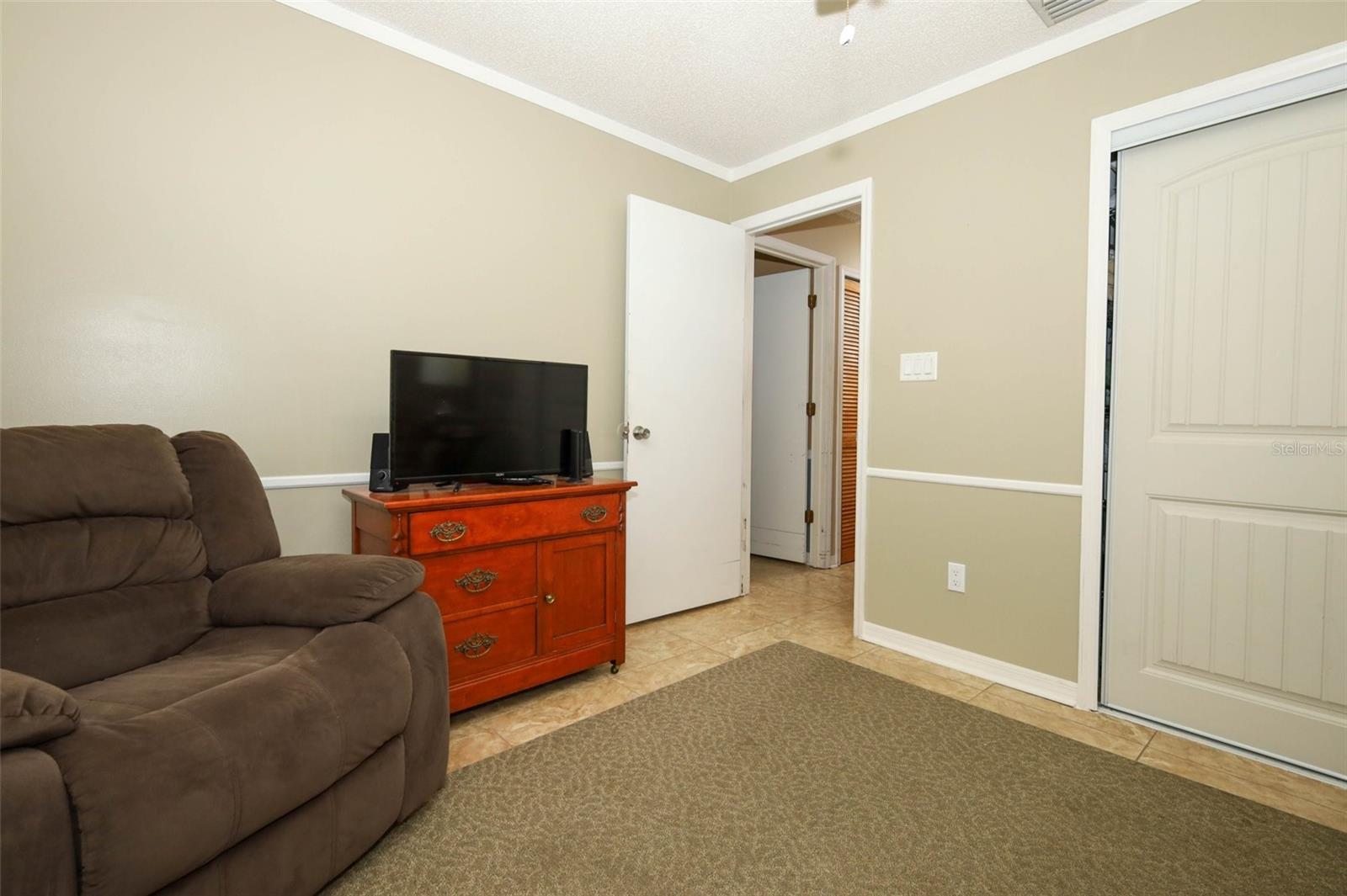 Image 26 of 34 For 2203 Tipperary Court 1080