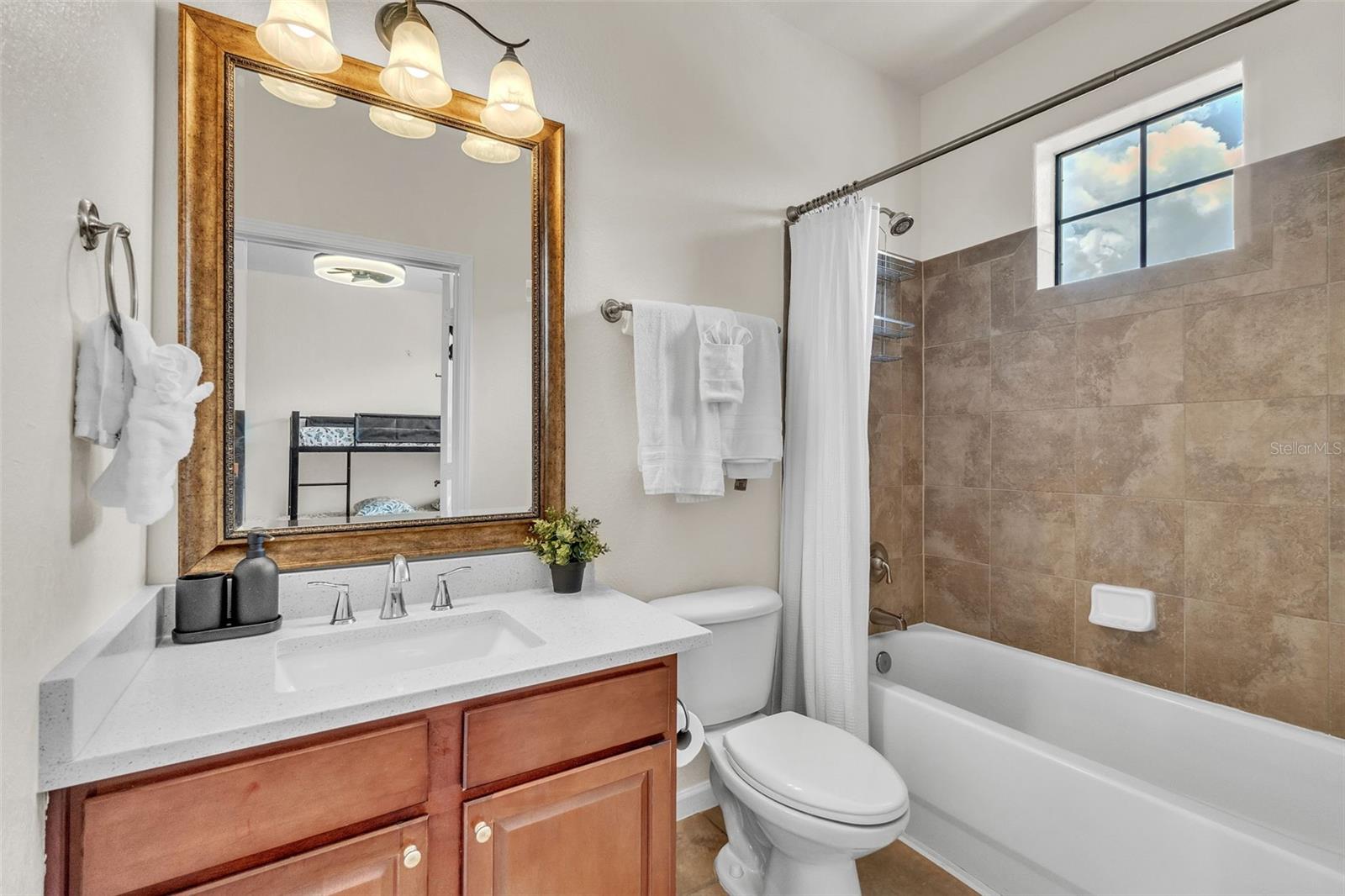 Image 10 of 25 For 903 Charo Parkway 837