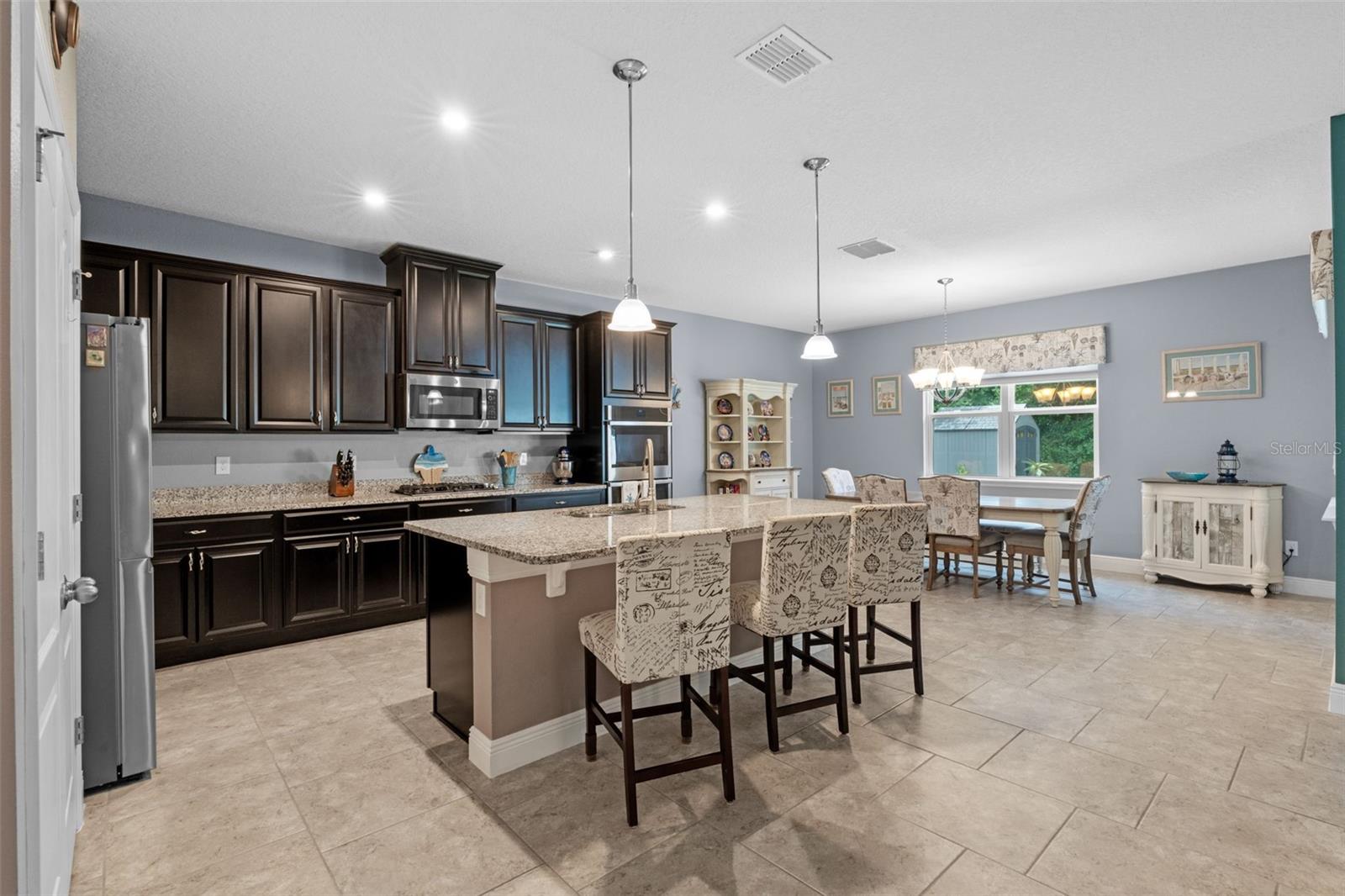 Image 4 of 46 For 2327 Palmetum Loop
