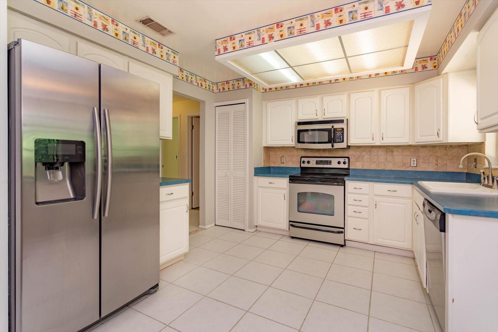 Image 10 of 34 For 1671 Avalon Boulevard