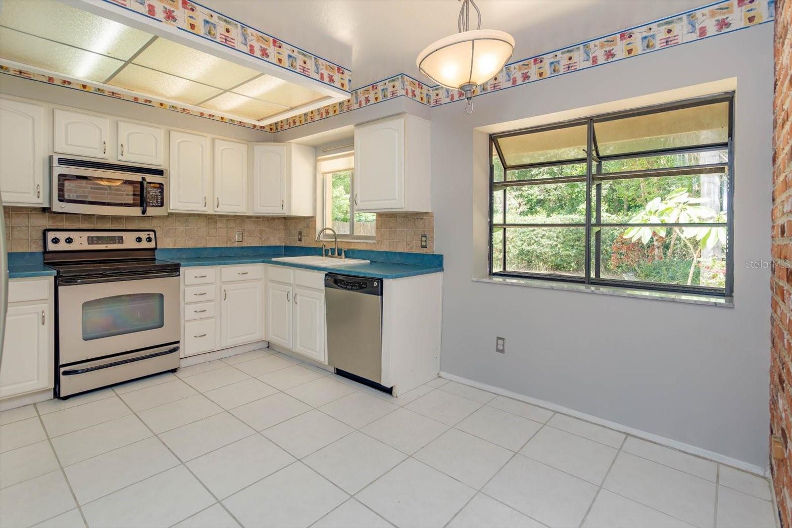 Image 14 of 34 For 1671 Avalon Boulevard