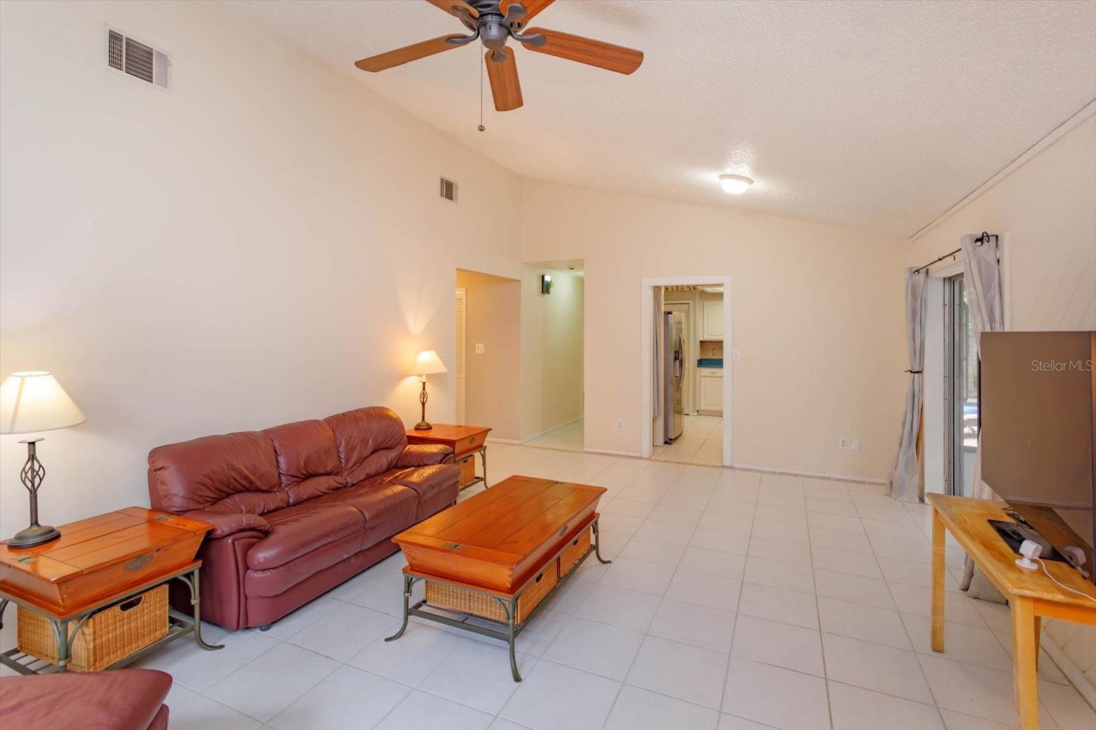 Image 9 of 34 For 1671 Avalon Boulevard