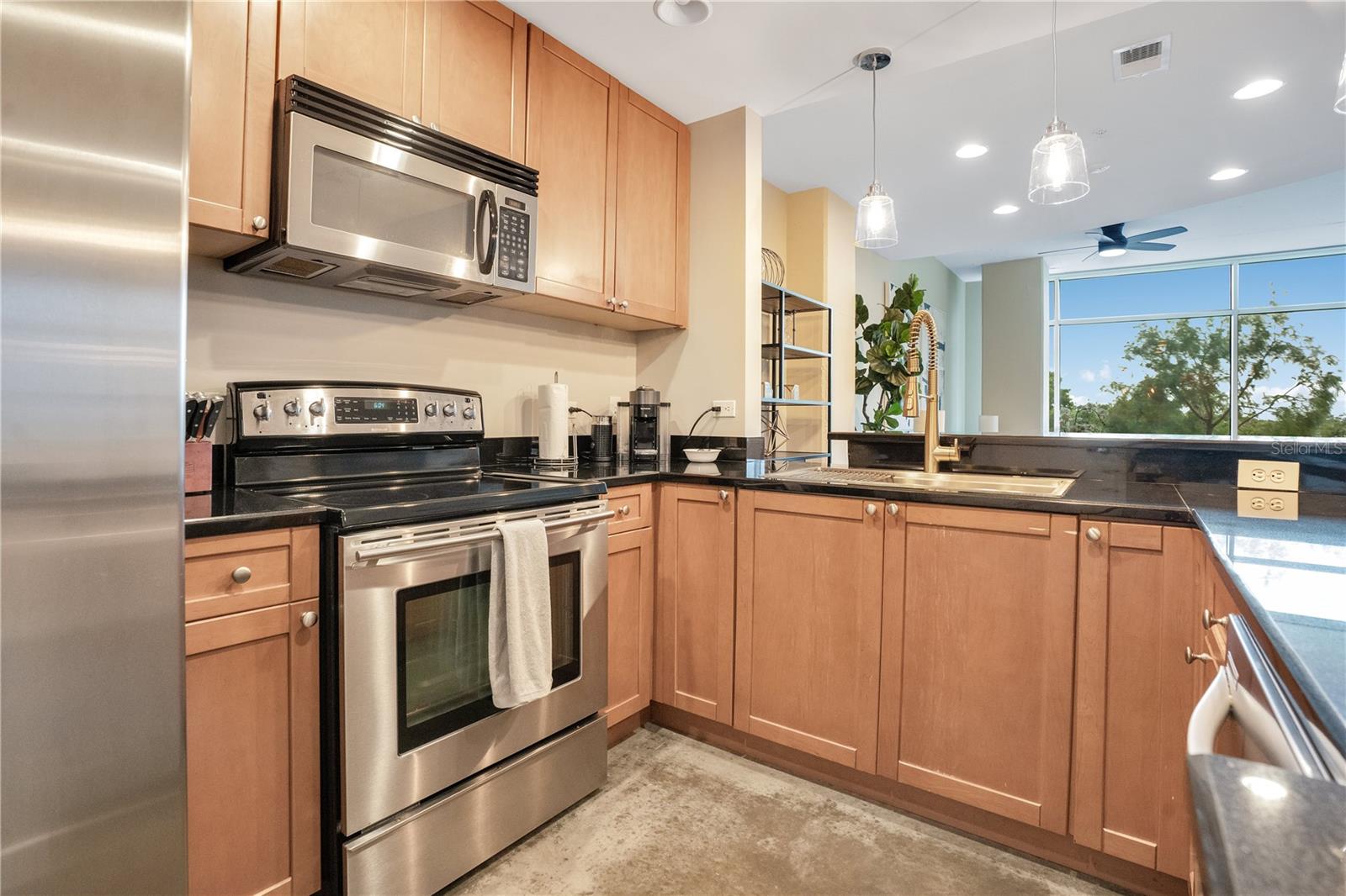Image 8 of 54 For 525 Jackson Street 503