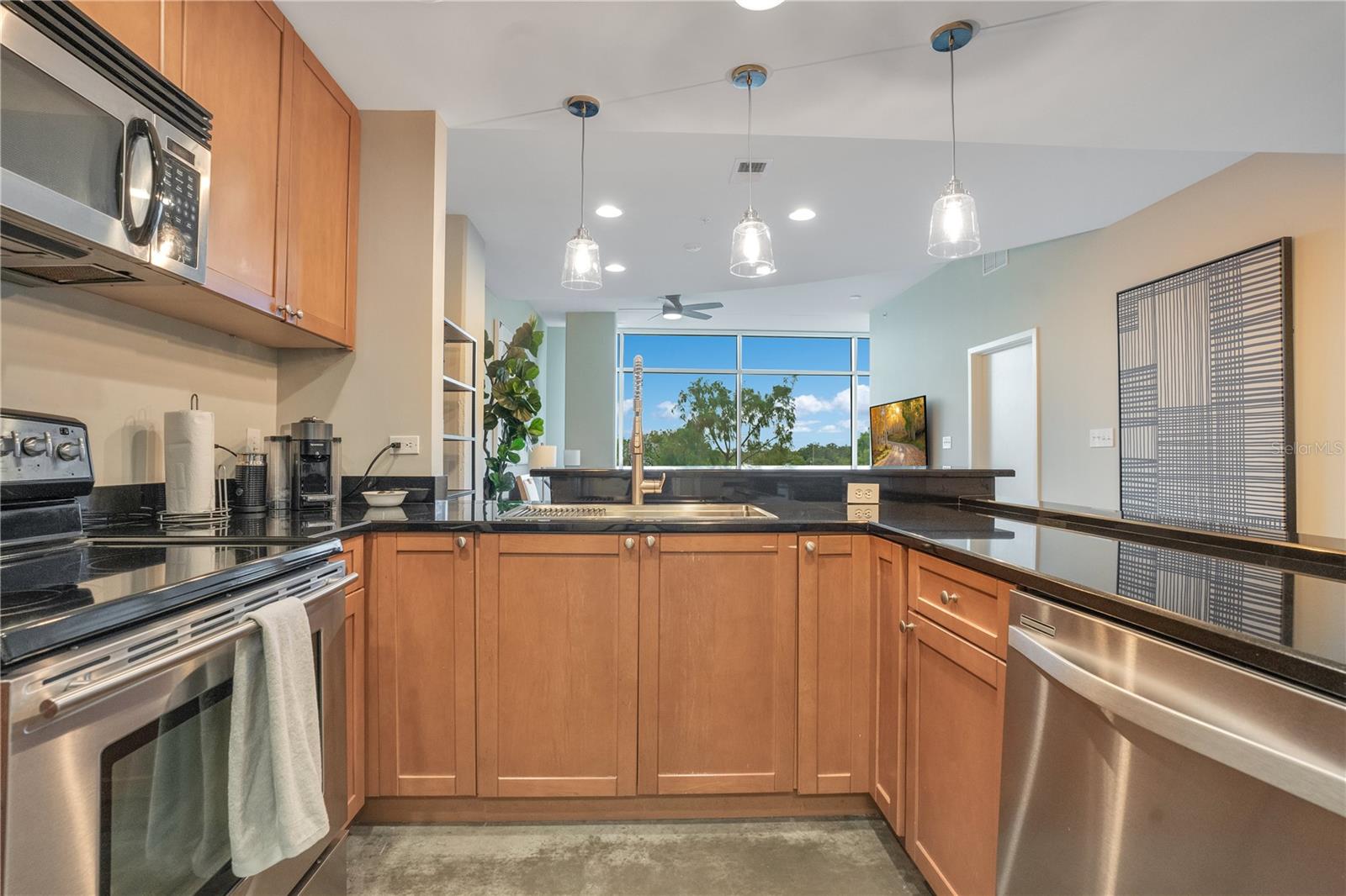Image 9 of 54 For 525 Jackson Street 503