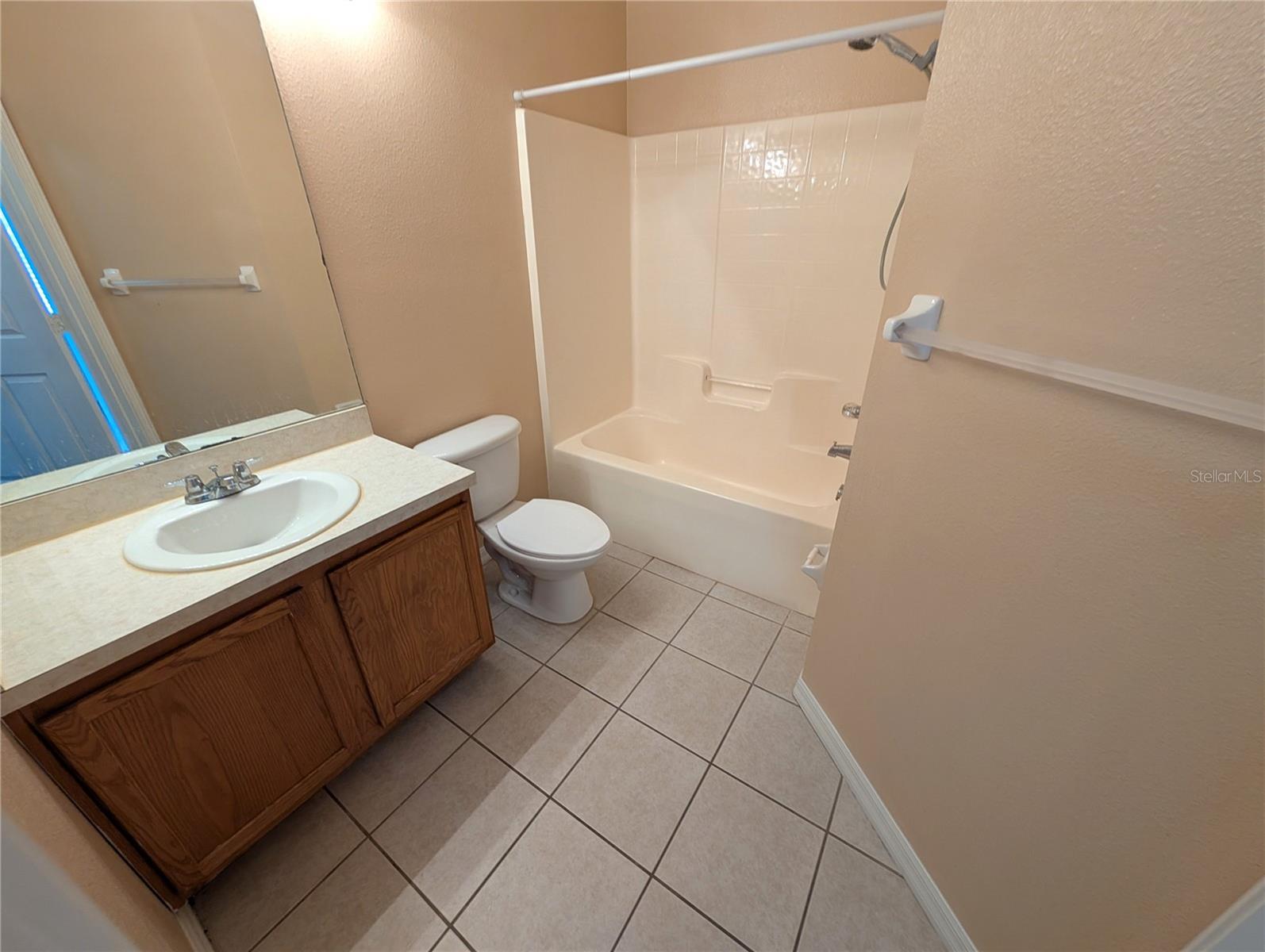 Listing photo id 22 for 9533 Newdale Way 202