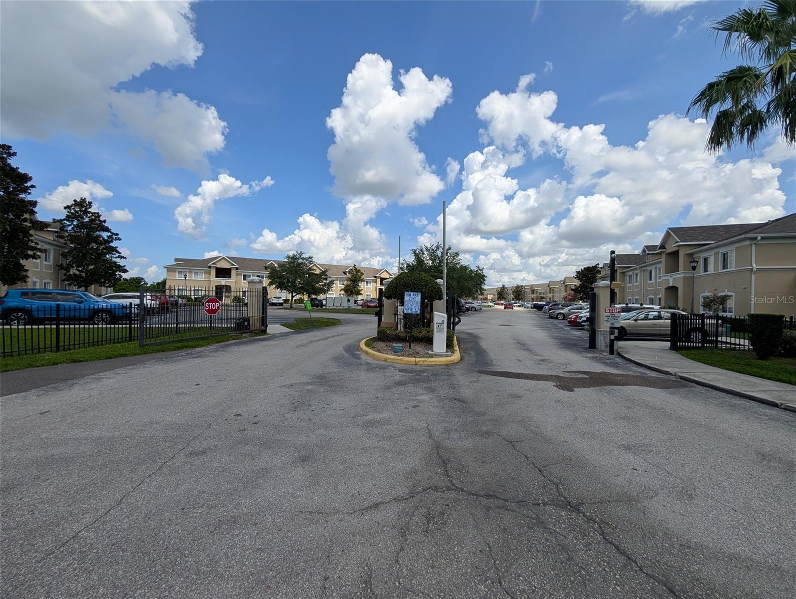 Listing photo id 1 for 9533 Newdale Way 202