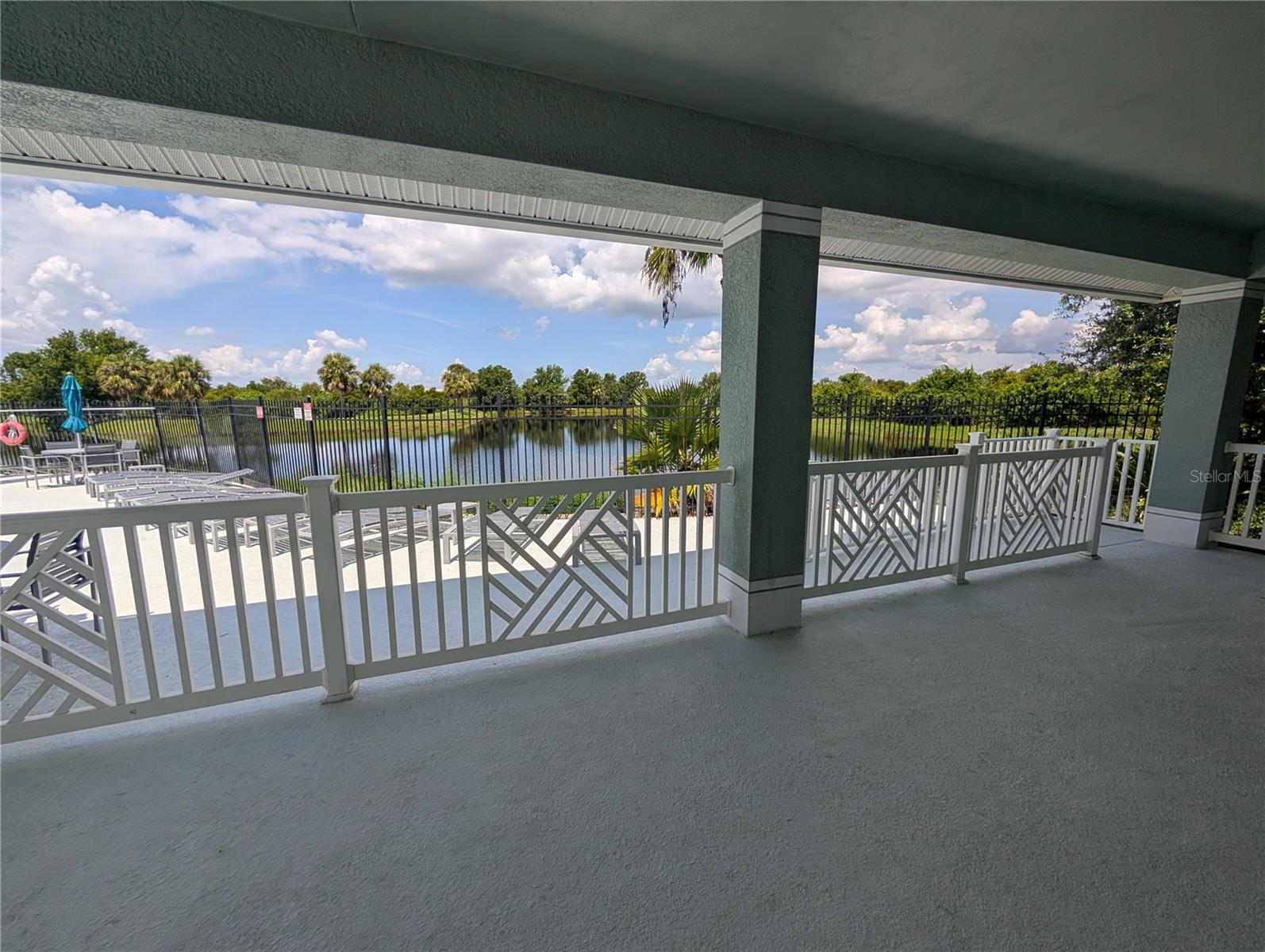 Listing photo id 5 for 9533 Newdale Way 202