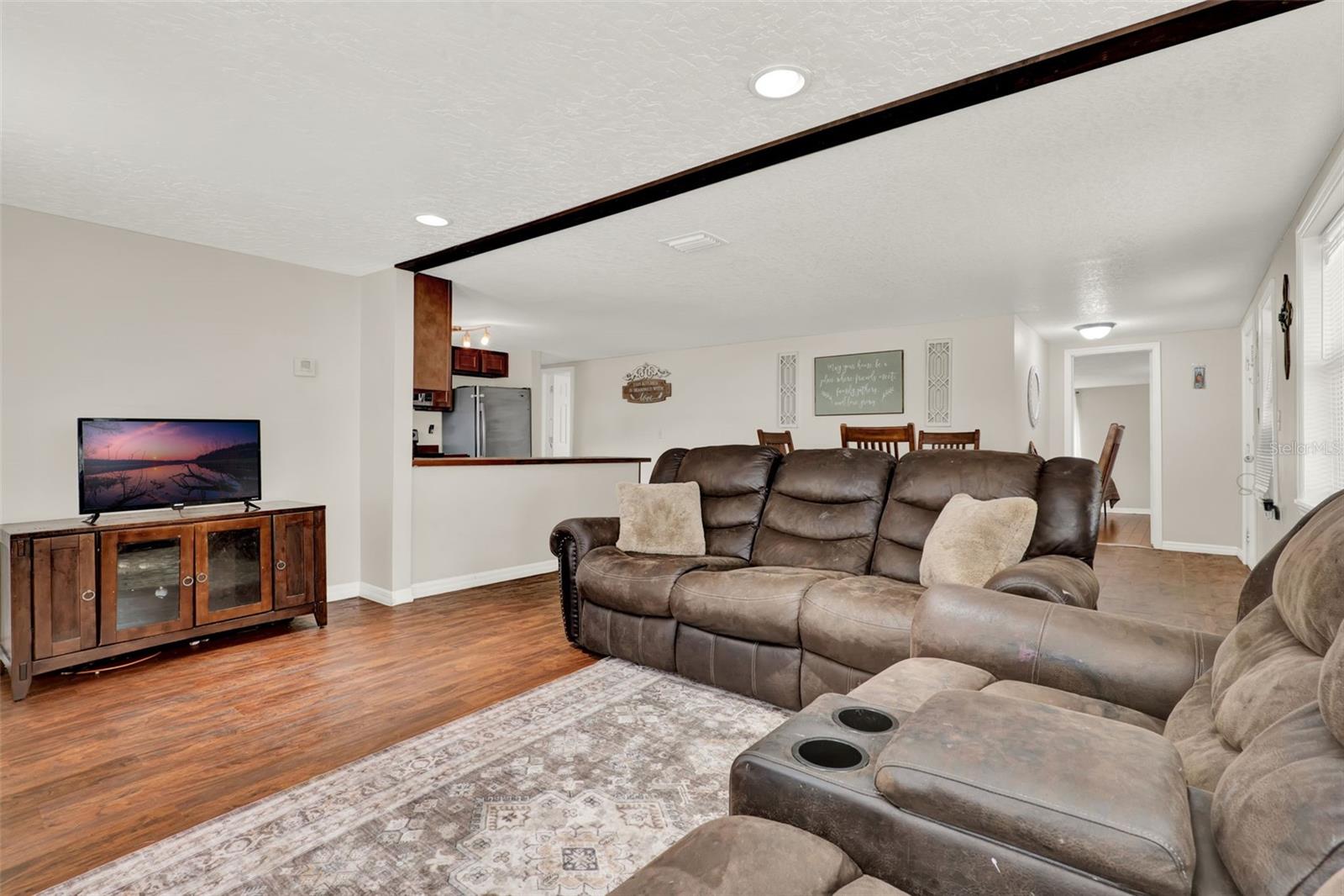 Image 6 of 21 For 30137 Orange Avenue