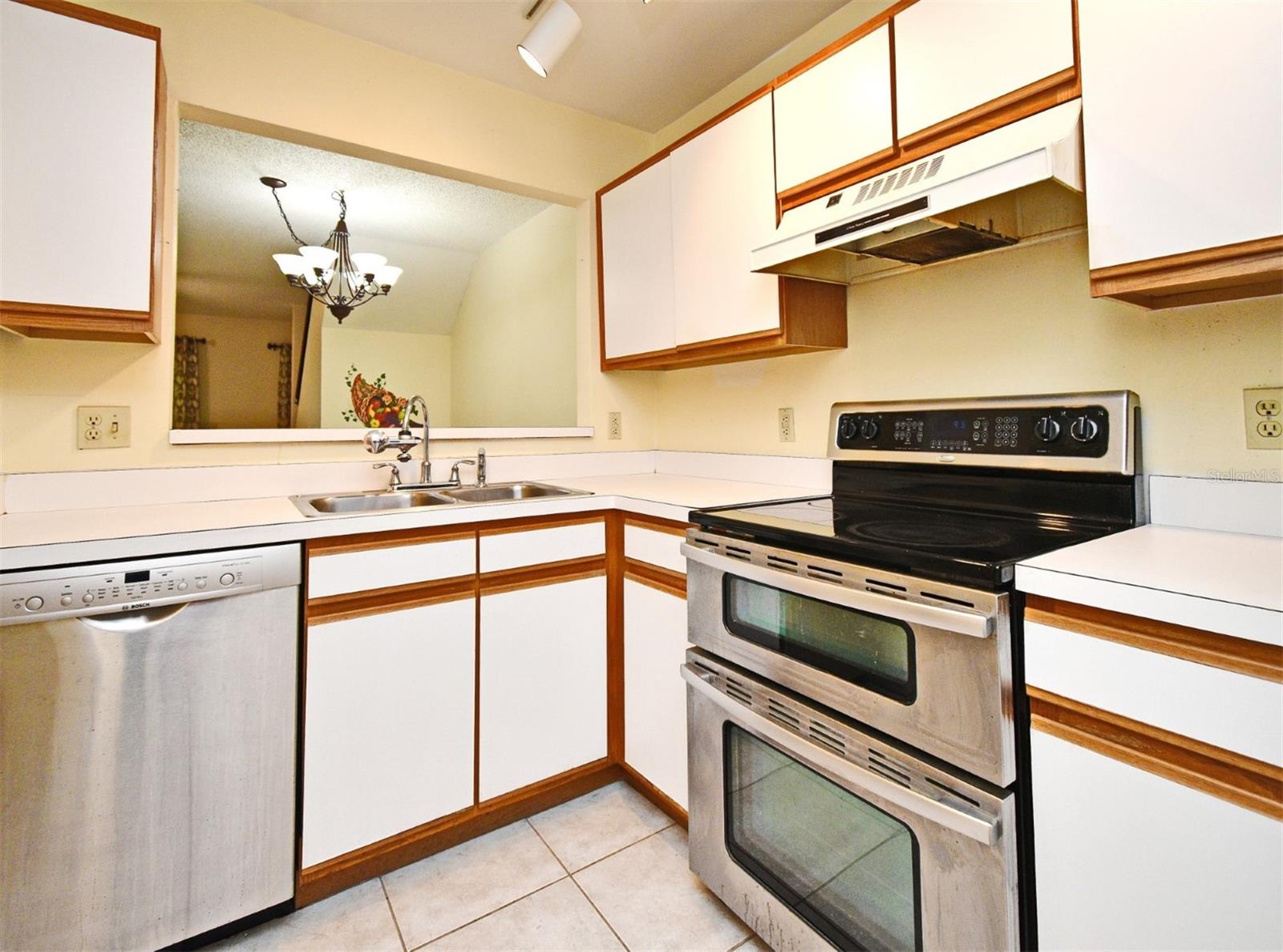 Image 13 of 31 For 517 Northbridge Drive
